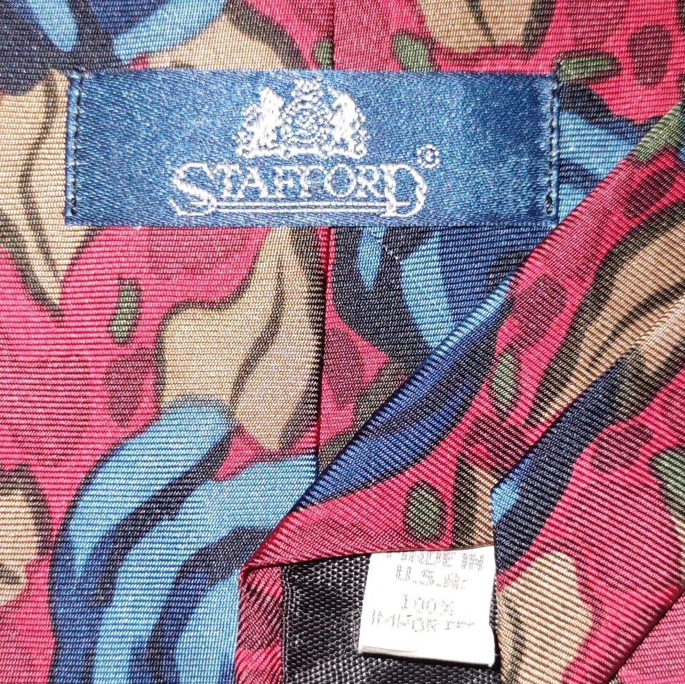 Abstract Flower Tie - Picture 3 of 3